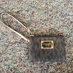 Michael Kors Signature Jet Set wristlet